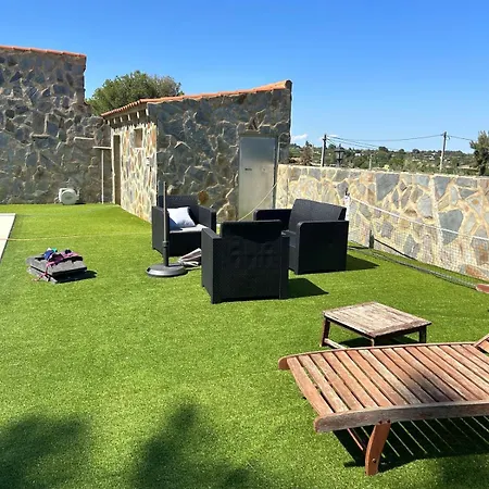 Semesterbostad Noelia *